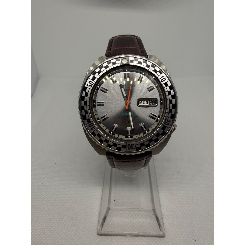 Vintage Seiko 5 Sports Automatic Watch With Brown Leather Strap & Day-Date
